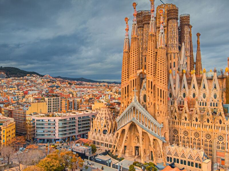 Elegant İspanya & Endülüs Turu - THY ile 7 Gece - Ekstra Turlar Dahil (BCN-MAD)