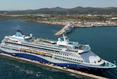 Kuşadası Hareketli Celestyal Discovery ile Yunan Adaları & Atina Gemi Turu - 3 Gece